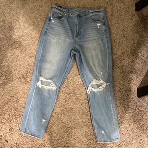 American Eagle Mom Jeans Light Wash